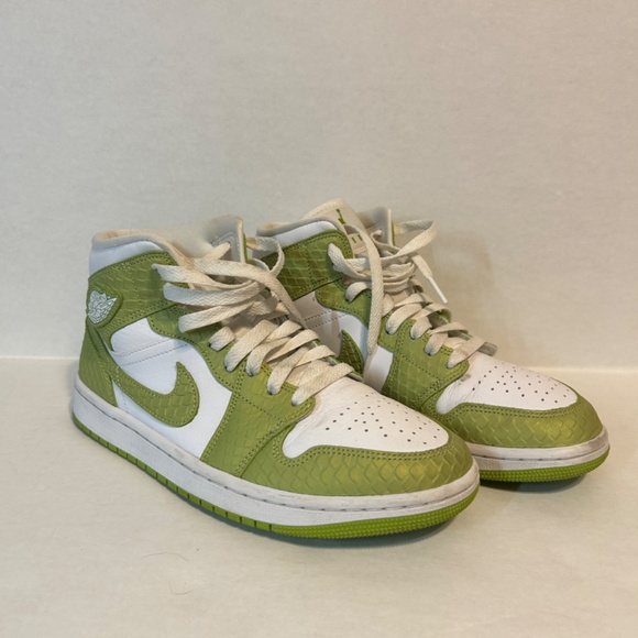 Nike Air Jordan 1 Python Sneakers - Picture 2 of 4